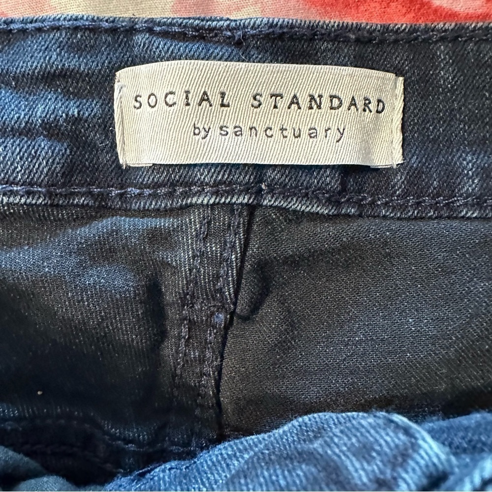 Social Standard by Sanctuary women's size 4 slim straight, blue jeans - Picture 3 of 5